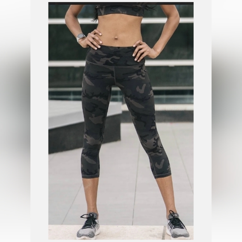 Zyia Forest camel crop leggings